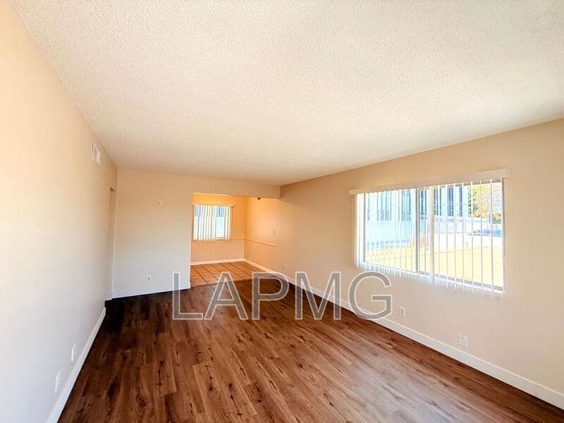 Lynwood House: 11185 Carson Dr.