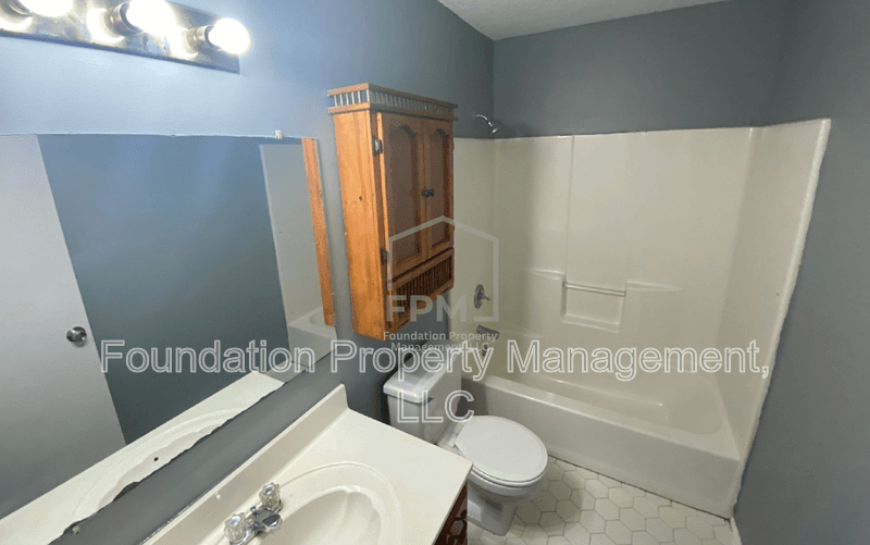 Memphis House: 5106 Wyndance Drive