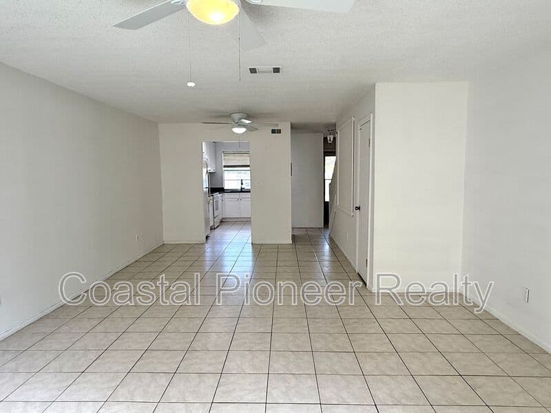 Tampa Townhome: 7573 Abonado R