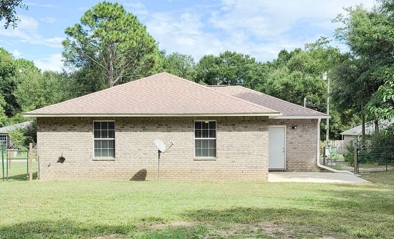 Milton House: 6873 Fast Gun Ln