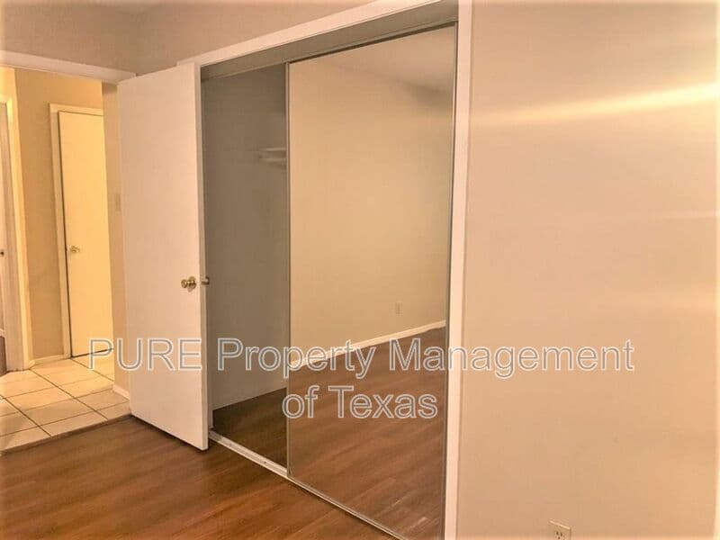 Austin House: 2907 Pearl St