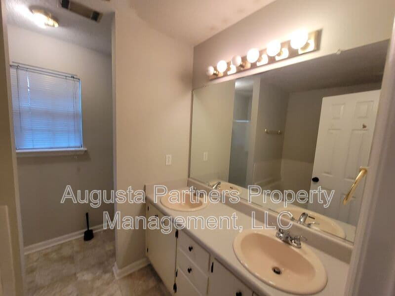 Hephzibah House: 2312 Perot Drive