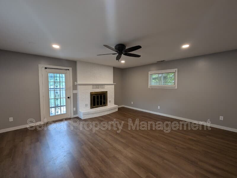 Fort Wayne House: 1302 Ferguson Avenue