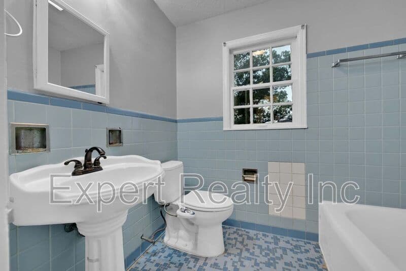 Birmingham House: 900 75th St S