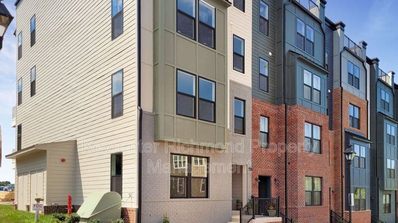 Henrico Condo: 109 Old Charles St