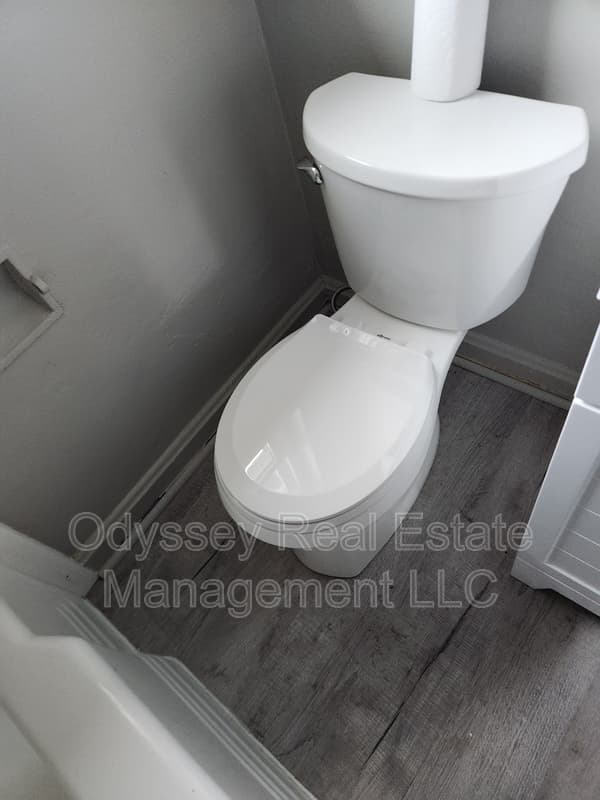 Wildwood Condo: 210 W. Spencer Ave