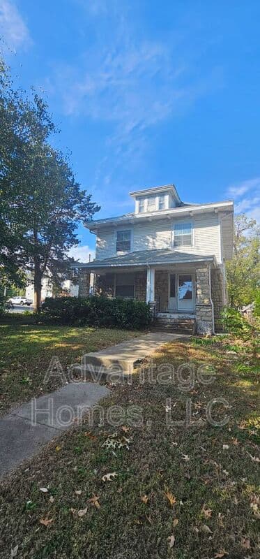 Kansas City House: 3808 Roanoke