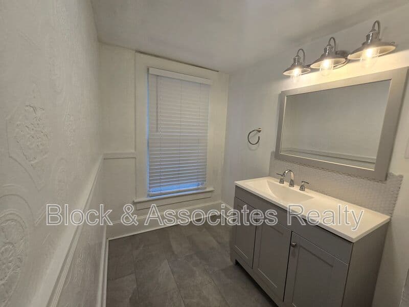 Winston-Salem Condo: 918 Franklin Street