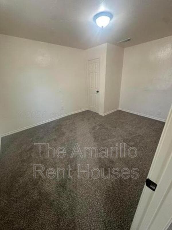 Amarillo House: 1636 N Nelson St