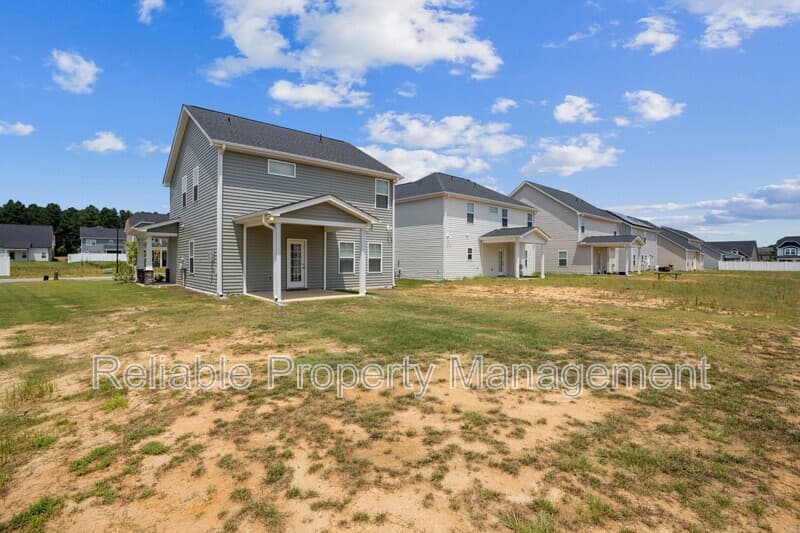 Clayton House: 102 Wicklow Ct