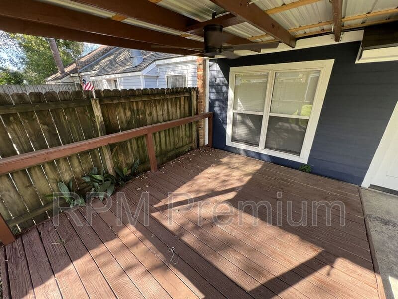 Baton Rouge House: 8724 Pecan Tree Dr.