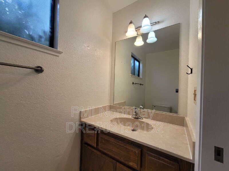 Fairfield House: 3552 Larchmont Court
