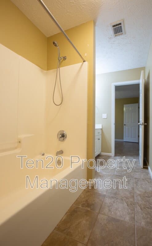 Phenix City House: 25 Kalin Street