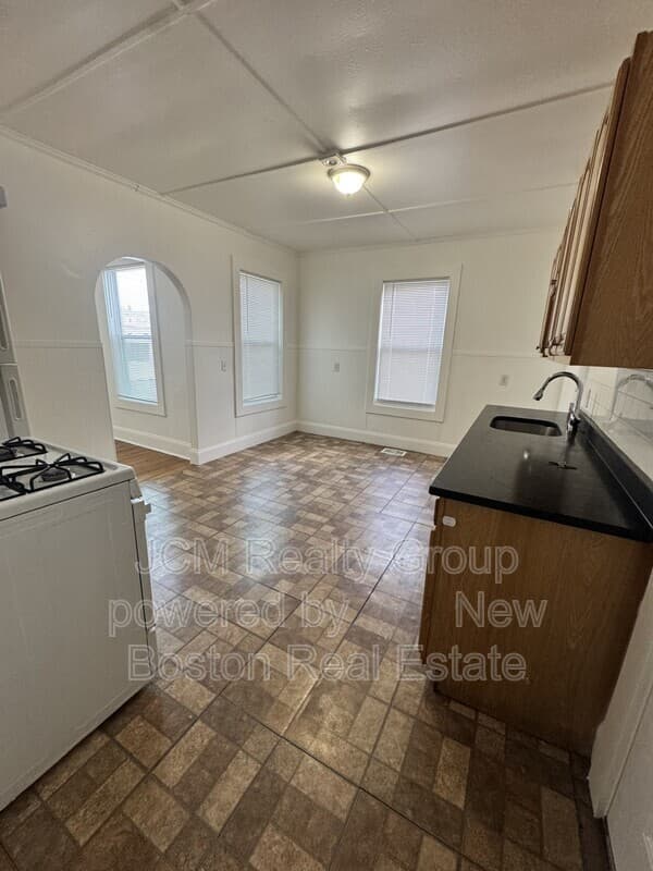 Lynn Condo: 135 Chesnut Street