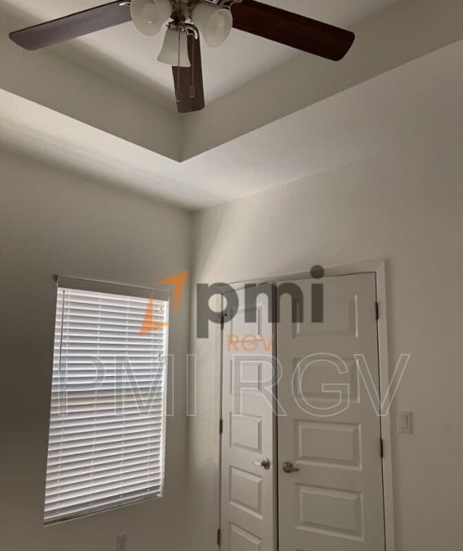 Pharr Condo: 808 W Carmel Ave