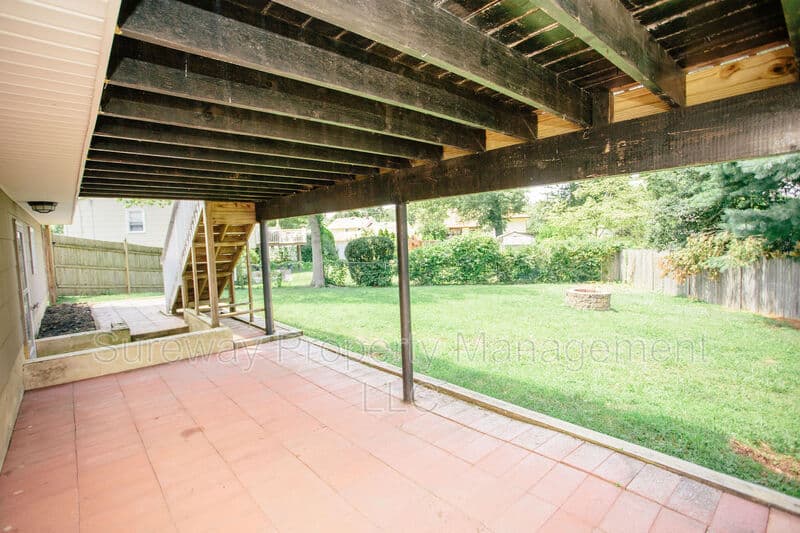 Cherry Hill House: 455 Chapel Ave E