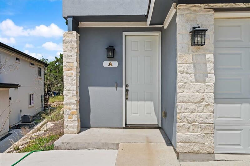 Lago Vista Condo: 5800 Club House Drive A