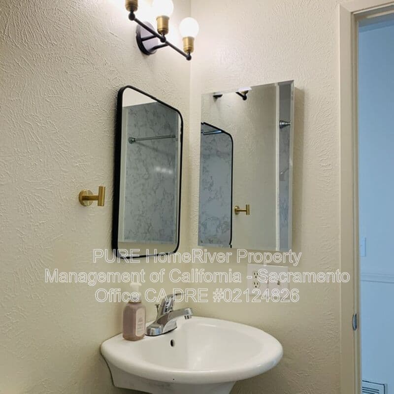Sacramento House: 5320 Andrea Boulevard