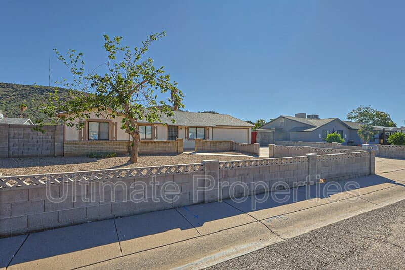 Phoenix House: 1619 W Pershing Ave