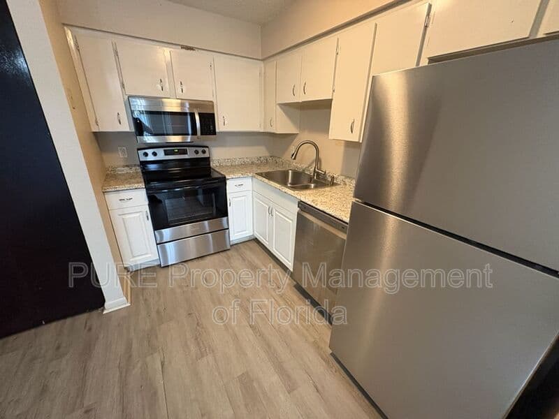 Ocala House: 2040 SE 40th St Rd 1-4