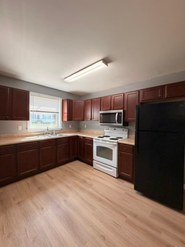 Columbia House: 701 South Woodrow Street