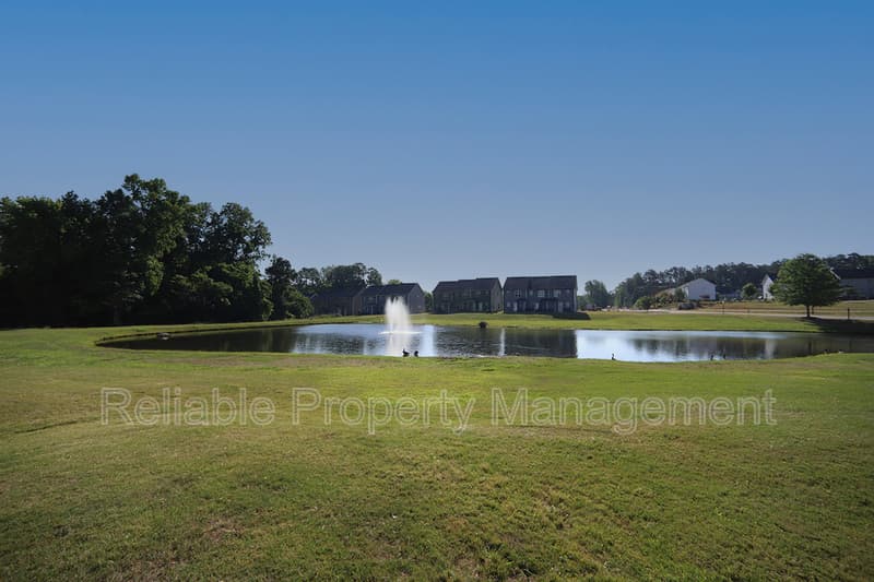 Clayton House: 198 Balboa Parkway