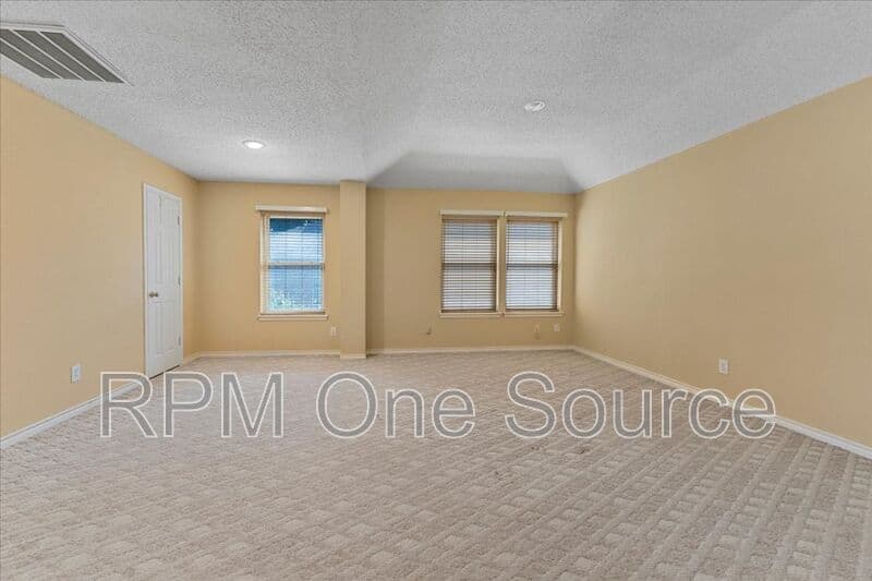 Plano House: 6752 Macintosh Drive