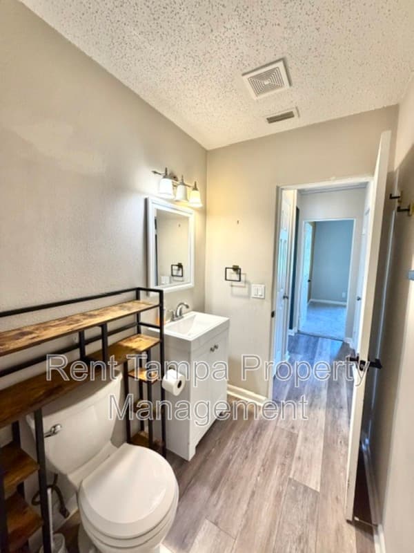 St. Petersburg House: 1635 40th Street South