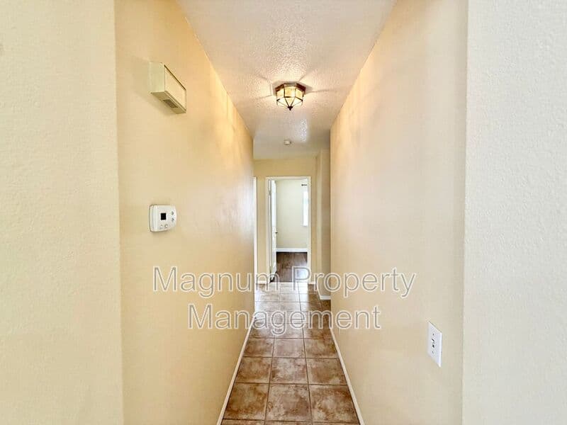 Murrieta House: 25167 Parkcrest Dr