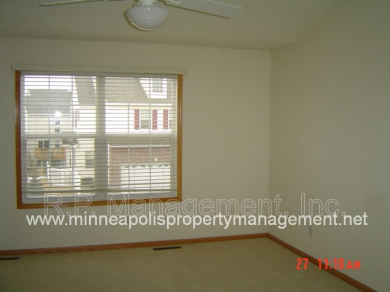 Apple Valley Townhome: 15220 Florist Cir