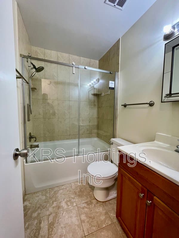 Woodbridge House: 11969 Dolly Madison Cir