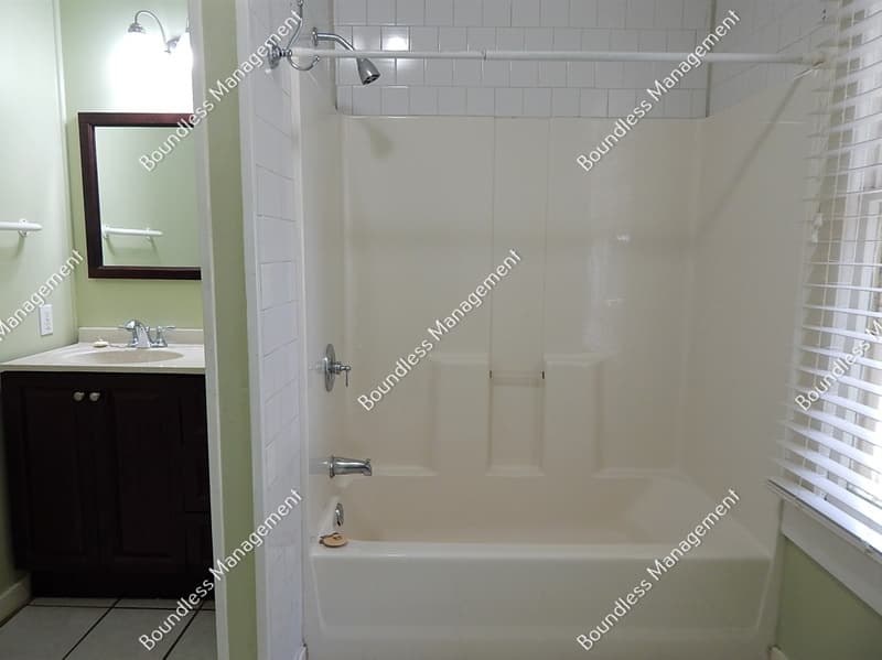 Atlanta House: 742 Lake Ave NE