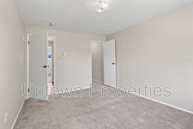 Beaverton House: 5660 SW 180th Ave