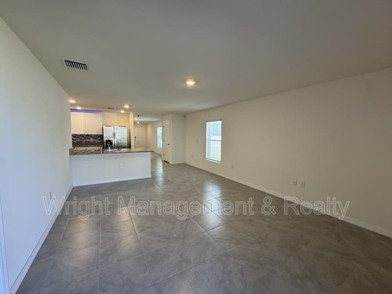 Wimauma House: 5586 Logan Cave Avenue