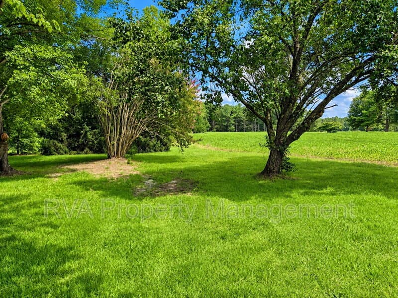 Mechanicsville House: 4476 Country Walk Lane