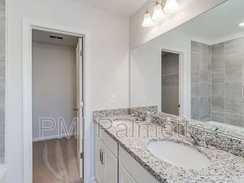 Columbia House: 3022 Harborview Drive
