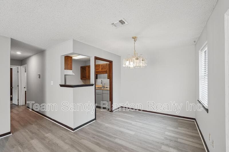 Pensacola House: 455 Stara Circle