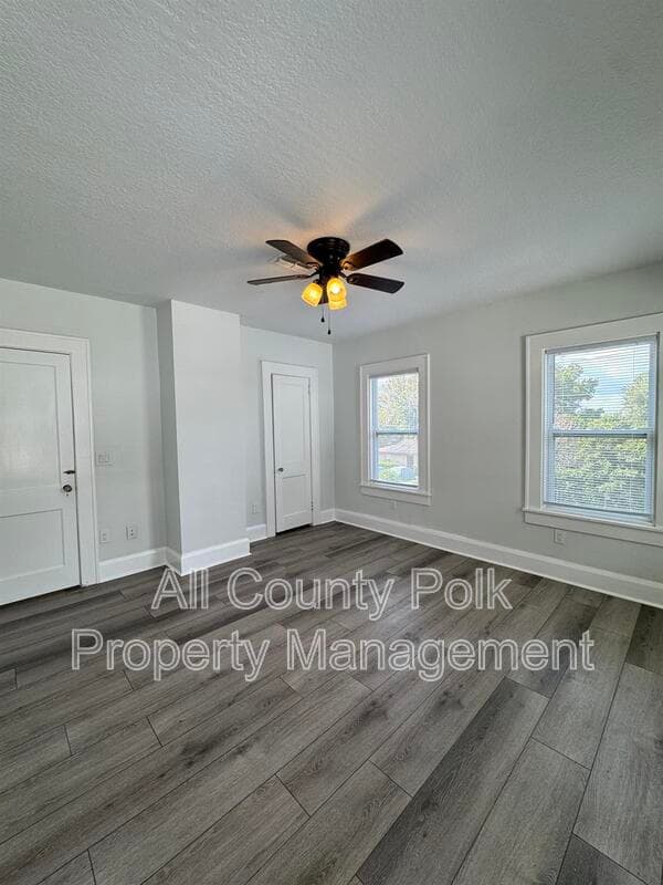 Lakeland House: 1044 W Lime St.