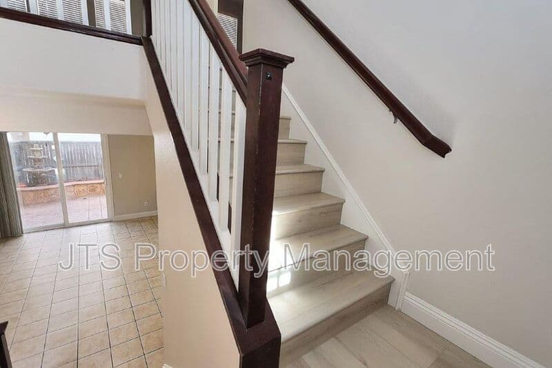 Sacramento House: 5424 Washoe Street