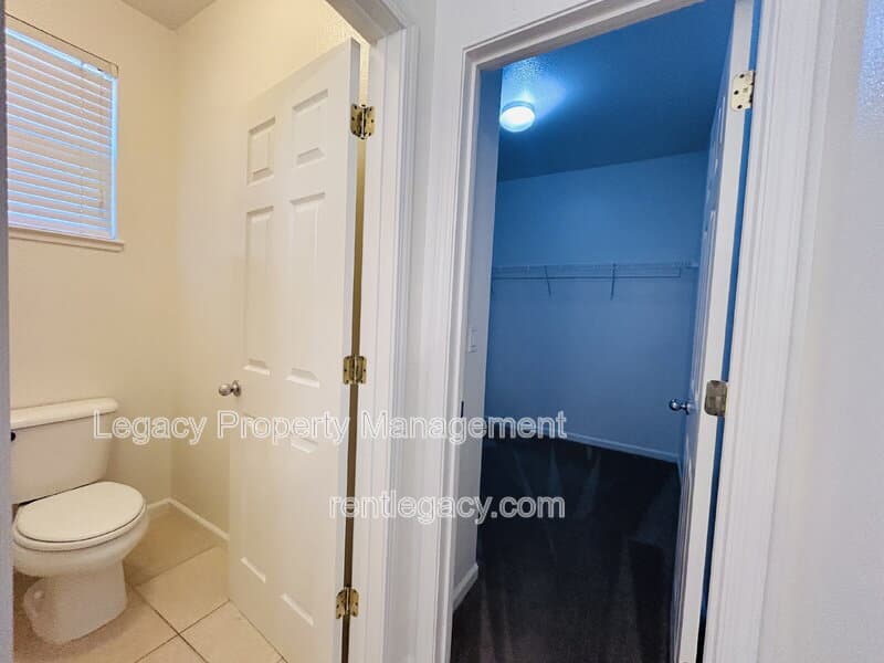 Fairfield House: 5085 Lockie Ln