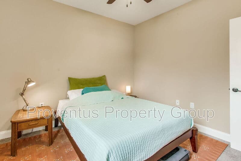 Mary Esther House: 215 Green Dr