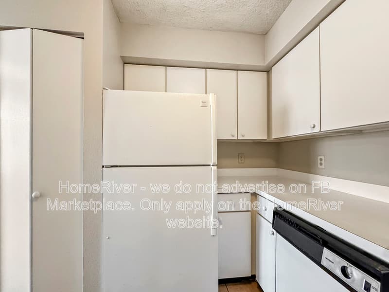 Tampa Condo: 305 E Whitehall Ct