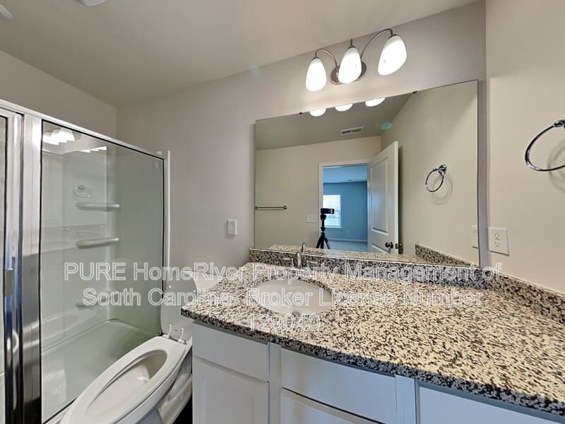 Elgin Townhome: 1054 Cornelia St