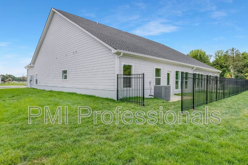 Murfreesboro Townhome: 2035 Grace Johns Circle