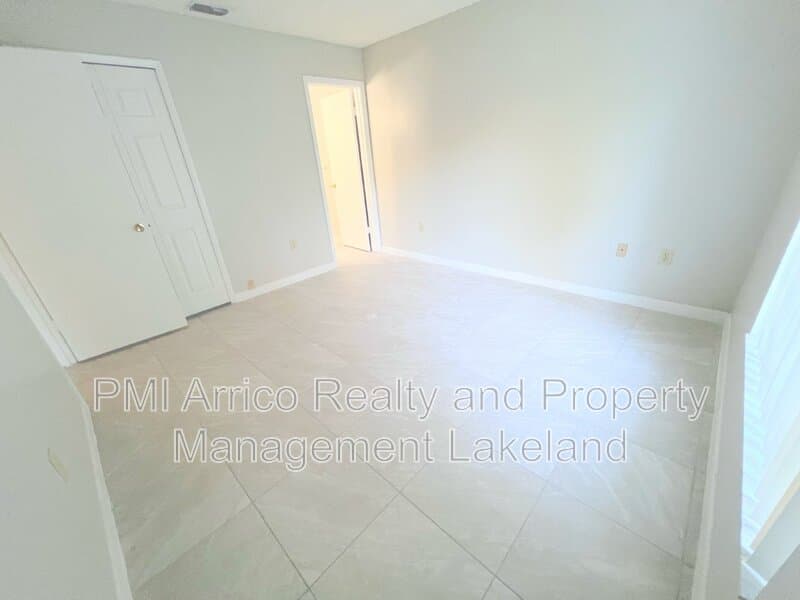 Bartow Condo: 265 Fleetwood Ave