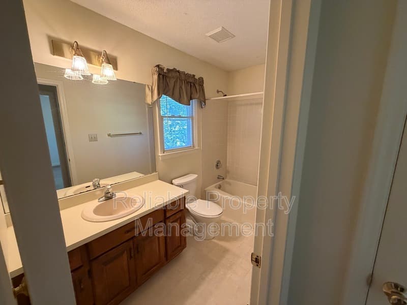 Raleigh House: 6600 Walnut Cove