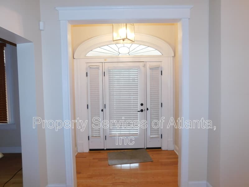 Atlanta House: 675 Grady Pl SW