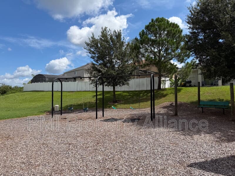 Davenport House: 1153 Elderberry Dr