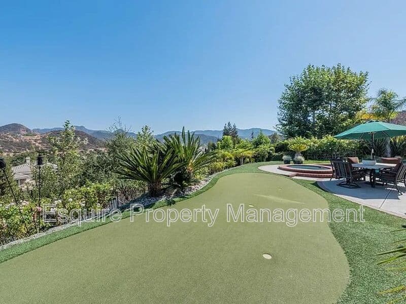 LAKE SHERWOOD House: 1674 BUSHGROVE CT