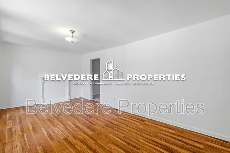 Greensboro House: 2220 Bradley St